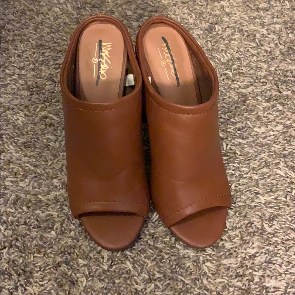 Tan mules✨